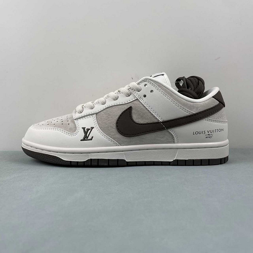 T  Nike Dunk Low  LV6188-001  36-47 5